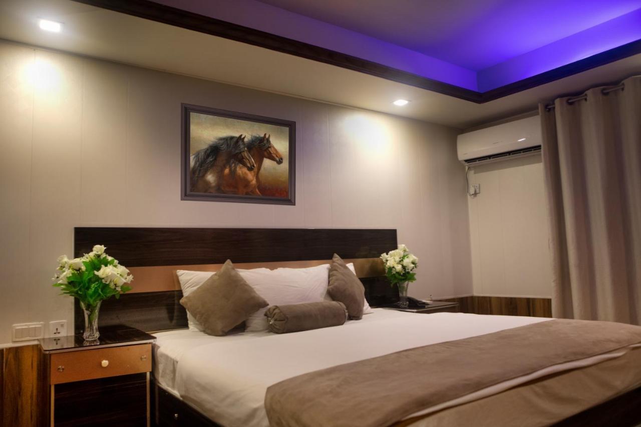 Hotel Marco Polo Lahore Esterno foto