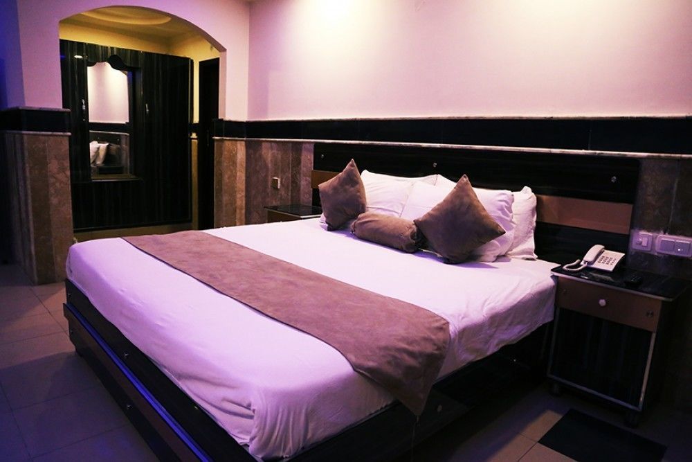 Hotel Marco Polo Lahore Esterno foto
